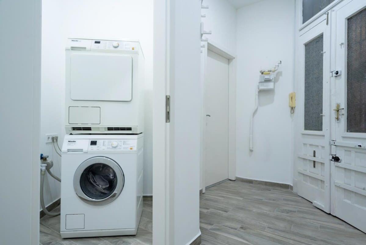 New Comfy At Convenient Location דירה *